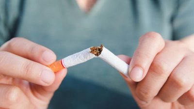 Мешканців Львівщини закликали кидати курити