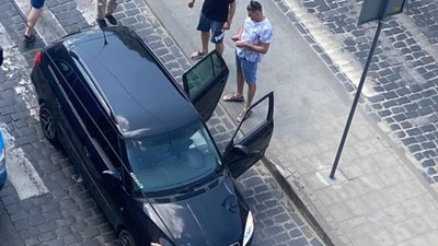 У Львові автомобіль не розминувся із самокатом (ФОТО)