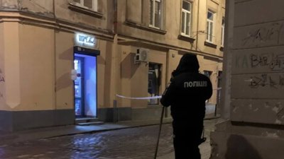 У центрі Львова через підозрілий предмет перекривали вулицю