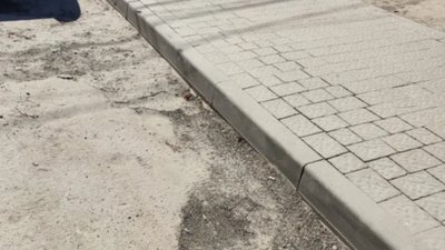 У Львові у спальному районі залишили окремі ями