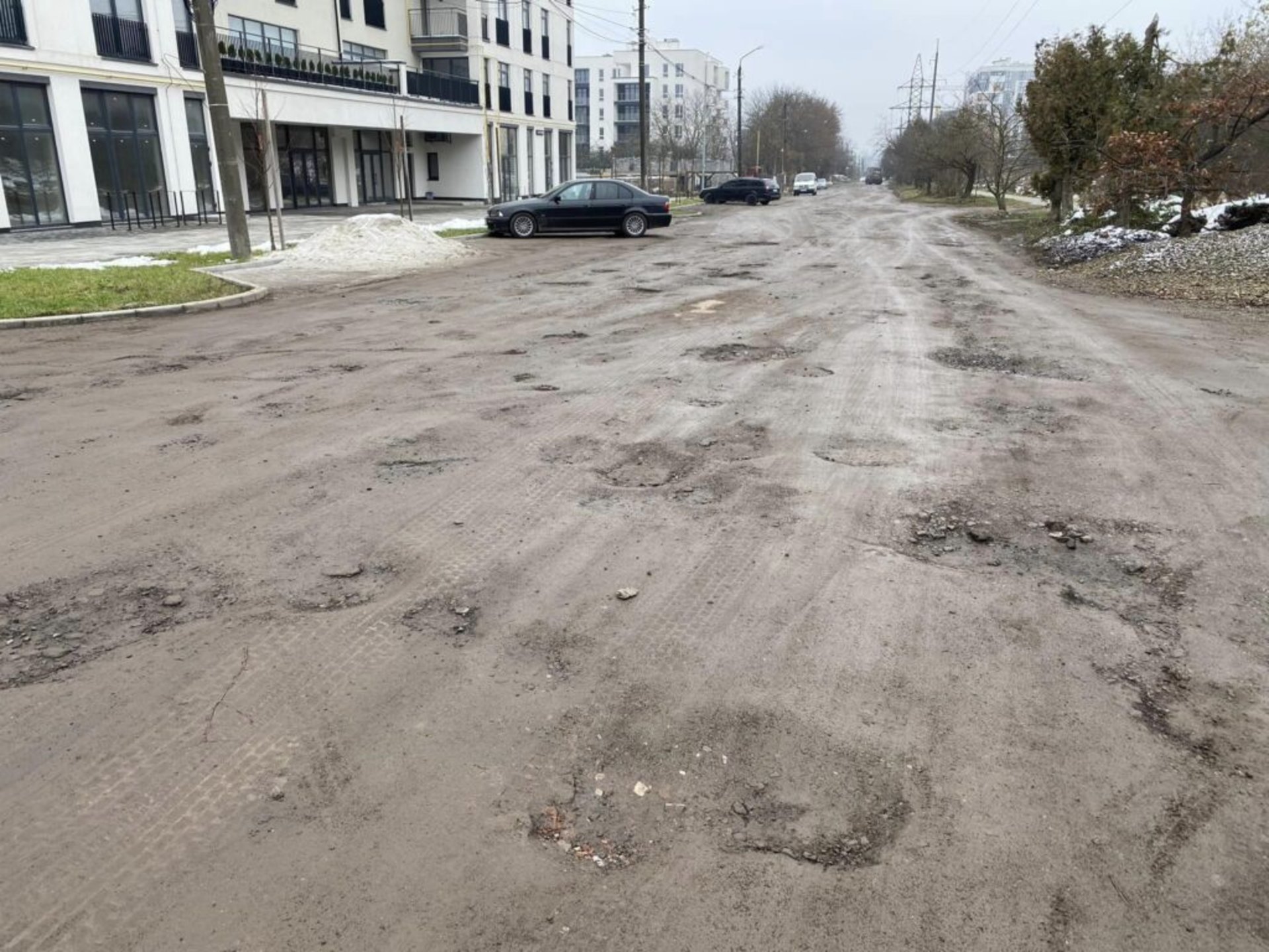 Львів’яни скаржаться на жахливу дорогу на одній з вулиць