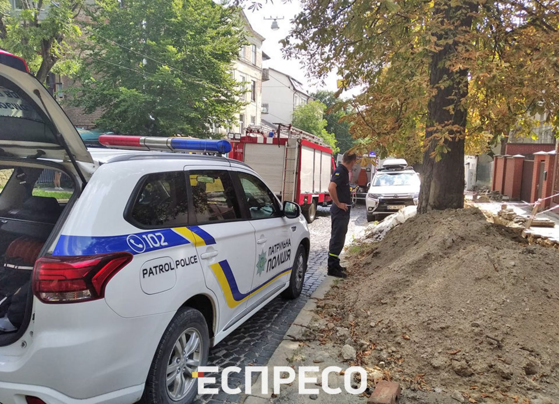 У Львові на вулиці Шевченка у траншею впав чоловік