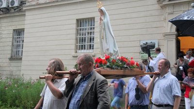 Львовом пройшла хода на честь Пресвятої Діви Марії Фатімської (ФОТО)
