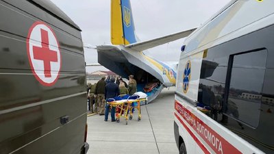 До Львова з Харкова транспортували шість військових (ФОТО)