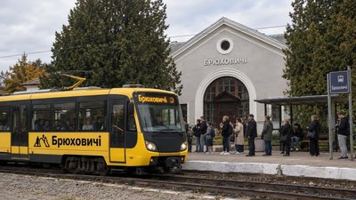 Укрзалізниця продовжує маршрут зі Львова до Брюховичів