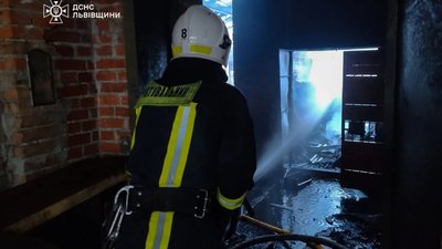 На Львівщині горіла будівля (ФОТО)