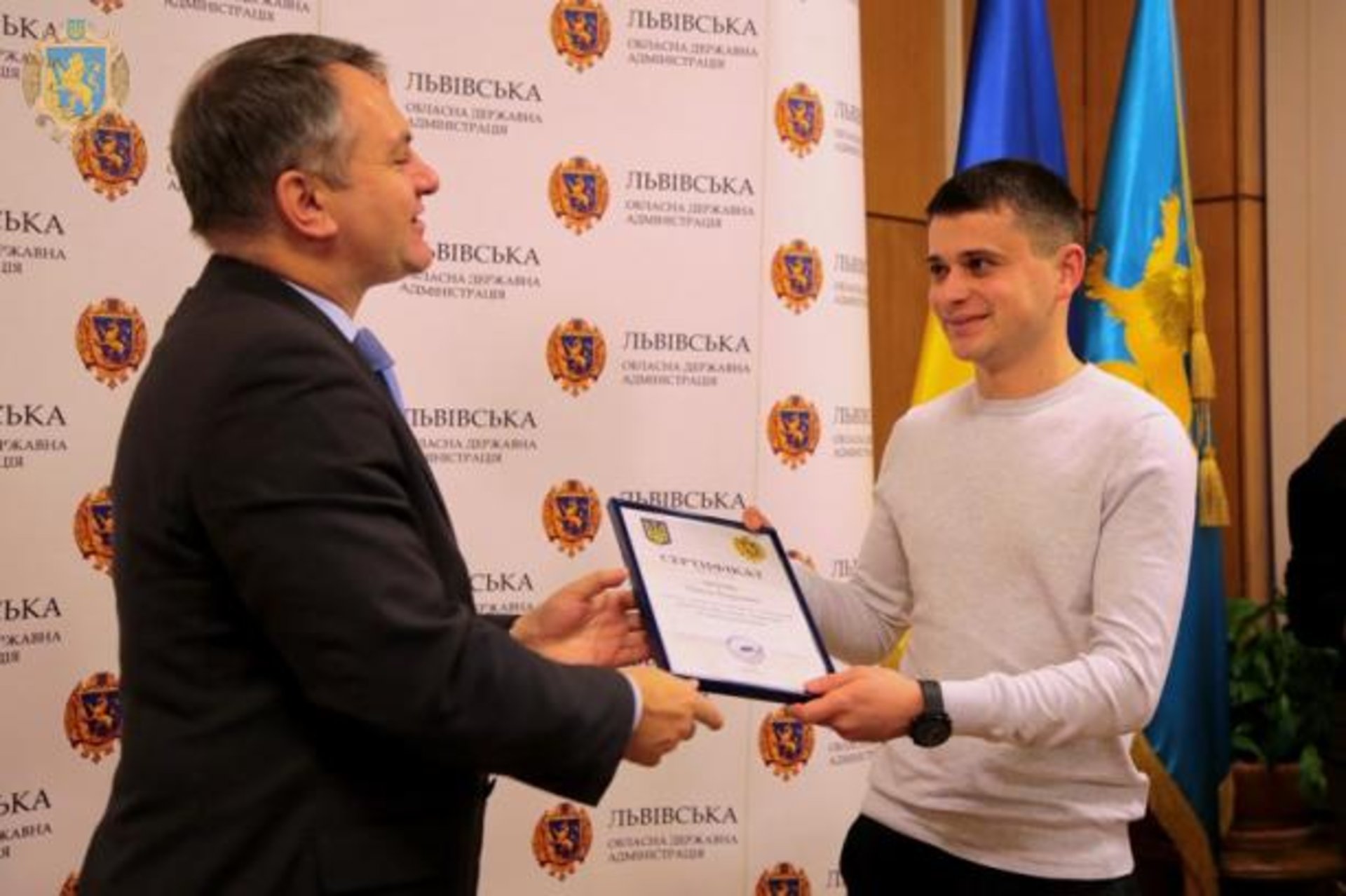 Троє стажерів претендують на працевлаштування у Львівській ОДА. Фото: прес-служба ЛОДА.