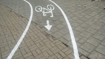 У центрі Львова побудували нову велодоріжку