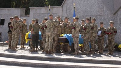 Львів сьогодні провів в останню земну дорогу Героїв, які віддали життя, захищаючи Україну від російських окупантів