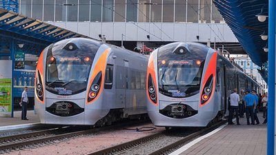 На березневі свята курсуватиме поїзд Львів – Перемишль