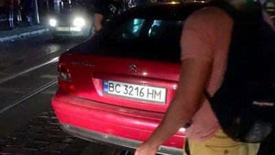 Біля цирку у Львові сталась жахлива аварія
