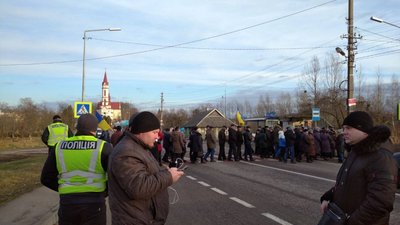 На Львівщині перекрили трасу до Польщі (ФОТО)