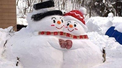 Жителі Левандівки наліпили рекордну кількість сніговиків (ФОТО)