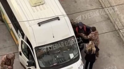 Одеський ТЦК обіцяє покарати працівників за викрадення людини на автомобілі швидкої