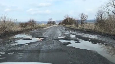 На Львівщині замість дороги є "напрямок" Золочів - Броди (ВІДЕО)