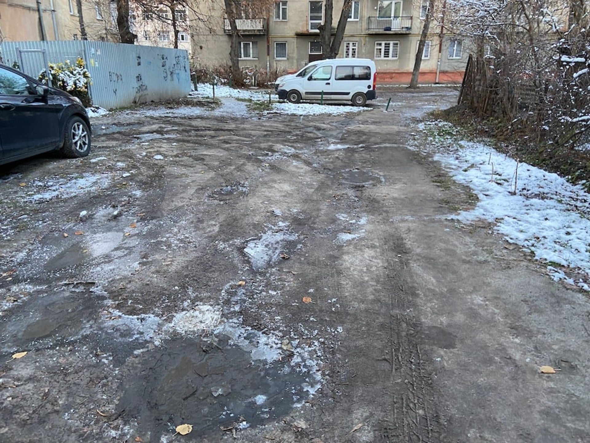 Вулиця Корінна у Львові. Фото із спільноти Гаряча лінія міста Львова