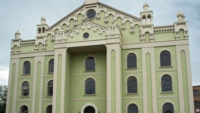 У Дрогобичі невідомі побили вікна у Хоральній синагозі