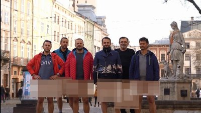 Львівські ресторатори записали до влади відеозвернення без штанів (ВІДЕО)