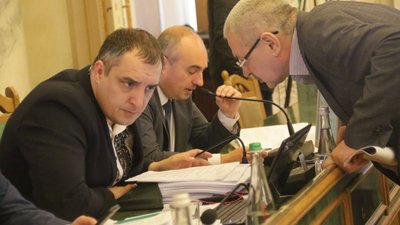 Львівська обласна рада закликала українців бути єдиними та підтримати досягнення влади та Майдану