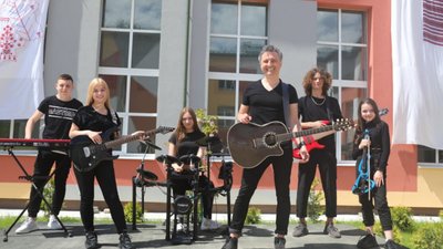 До Дня Незалежності Віктор Винник заспівав з дітьми свій хіт «Я з України» (ВІДЕО)