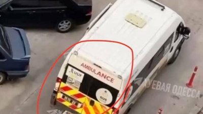 ТЦК у Одесі викрадає людей на автомобілі швидкої, яка закуплена за донати