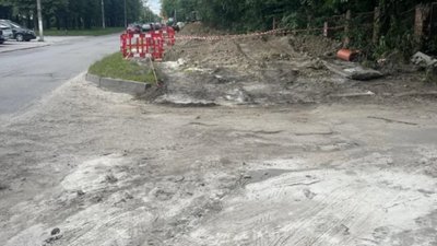 У Львові пішоходів позбавили тротуару (ФОТО)