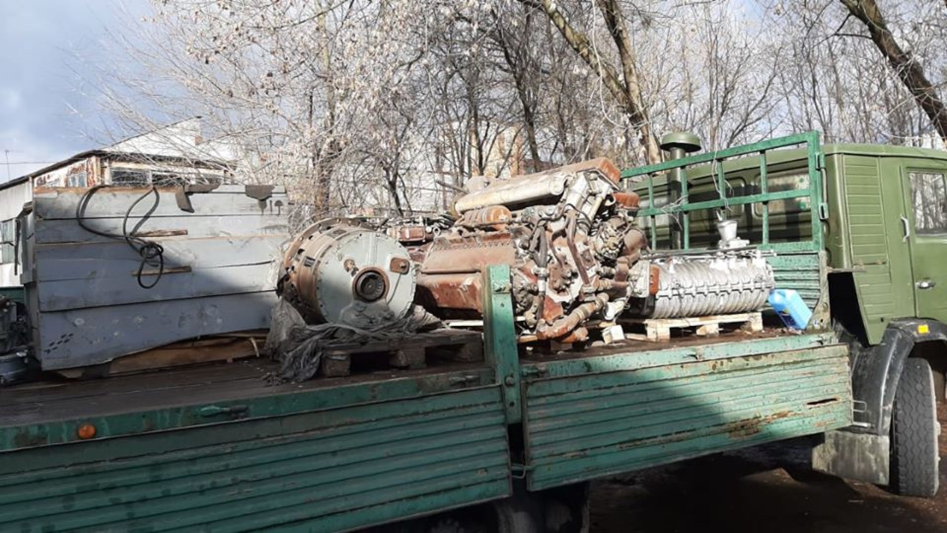 У Львівській області контррозвідка СБУ блокувала нелегальний транзит через Україну комплектуючих до броньованої техніки. Фото СБУ Львівщини
