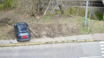 У Львові чиновників просять перестати грати варята і нарешті облаштувати парковки