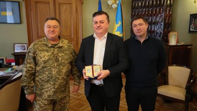 «За сприяння ЗСУ»: Міністерство оборони України відзначило медалями керівництво «Кредобанку»
