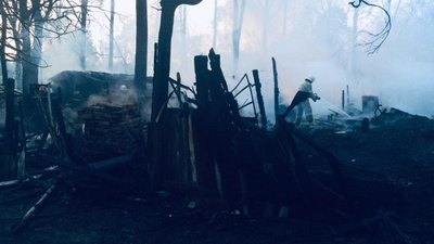 На Львівщині внаслідок масштабної пожежі знищено 11 госпбудівель (ФОТО)