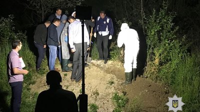 Правоохоронці Львівщини викрили зловмисника, причетного до вбивства чоловіка, тіло якого він закопав