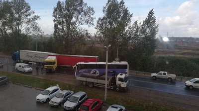 Біля Львова не розминулись дві фури (ФОТО)