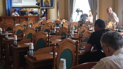 На сесії ЛМР оголосили перерву