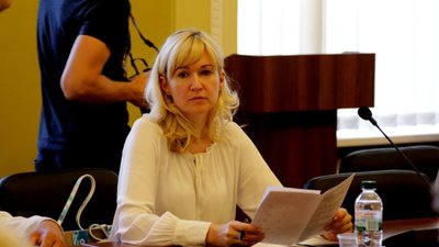 Депутати Львівської міськради вимагають звільнити скандальну чиновницю Садового