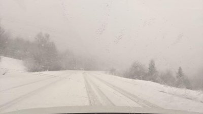 На Львівщині на перевалі ускладнився рух транспорту (ФОТО)