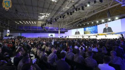 Мир – це повне відновлення територіальної цілісності України і беззаперечне визнання Москвою нашого права йти своїм шляхом, - Порошенко