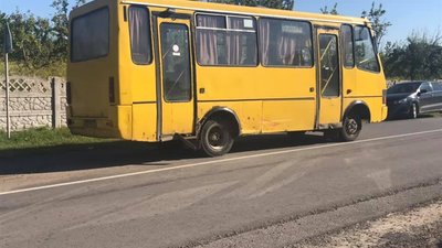 У Львівській області маршрутка потрапила у ДТП (ФОТО)
