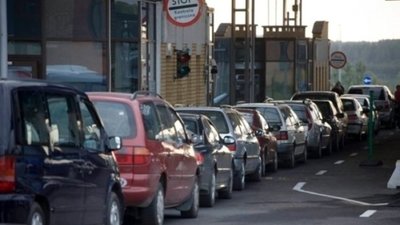 На кордоні з Польщею відновились довгі черги