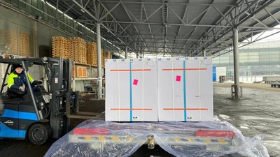 В Україну доставили першу вакцину від COVID-19 (ФОТО)