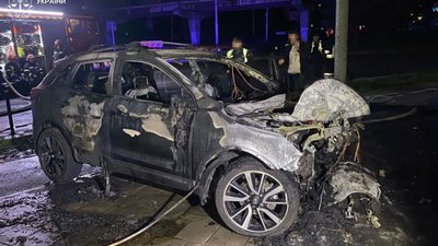 У Львові п’яний з трьома пасажирами в’їхав у бетонну стіну