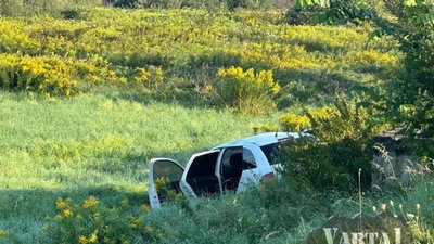 На Львівщині автомобіль злетів з траси (ФОТО)