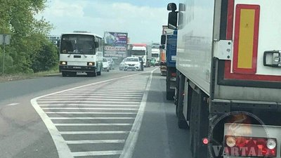 У Львові на об’їзній не розминулись автомобілі (ВІДЕО)