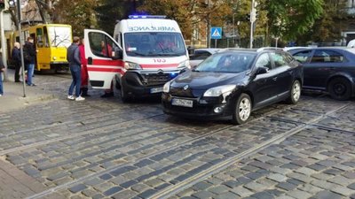 За минулу добу на автодорогах Львова та області сталась 21 ДТП