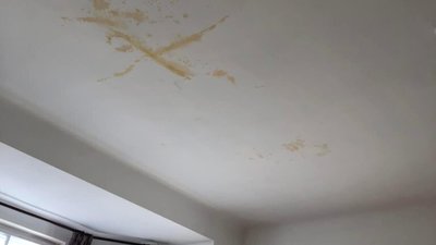 У Львові у будинку тече дах (ФОТО)