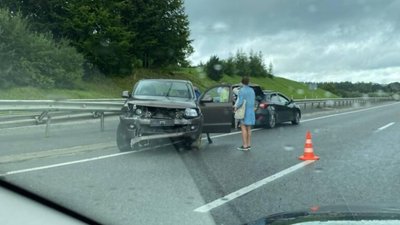 У Деревачі автомобіль влетів у відбійник (ФОТО)