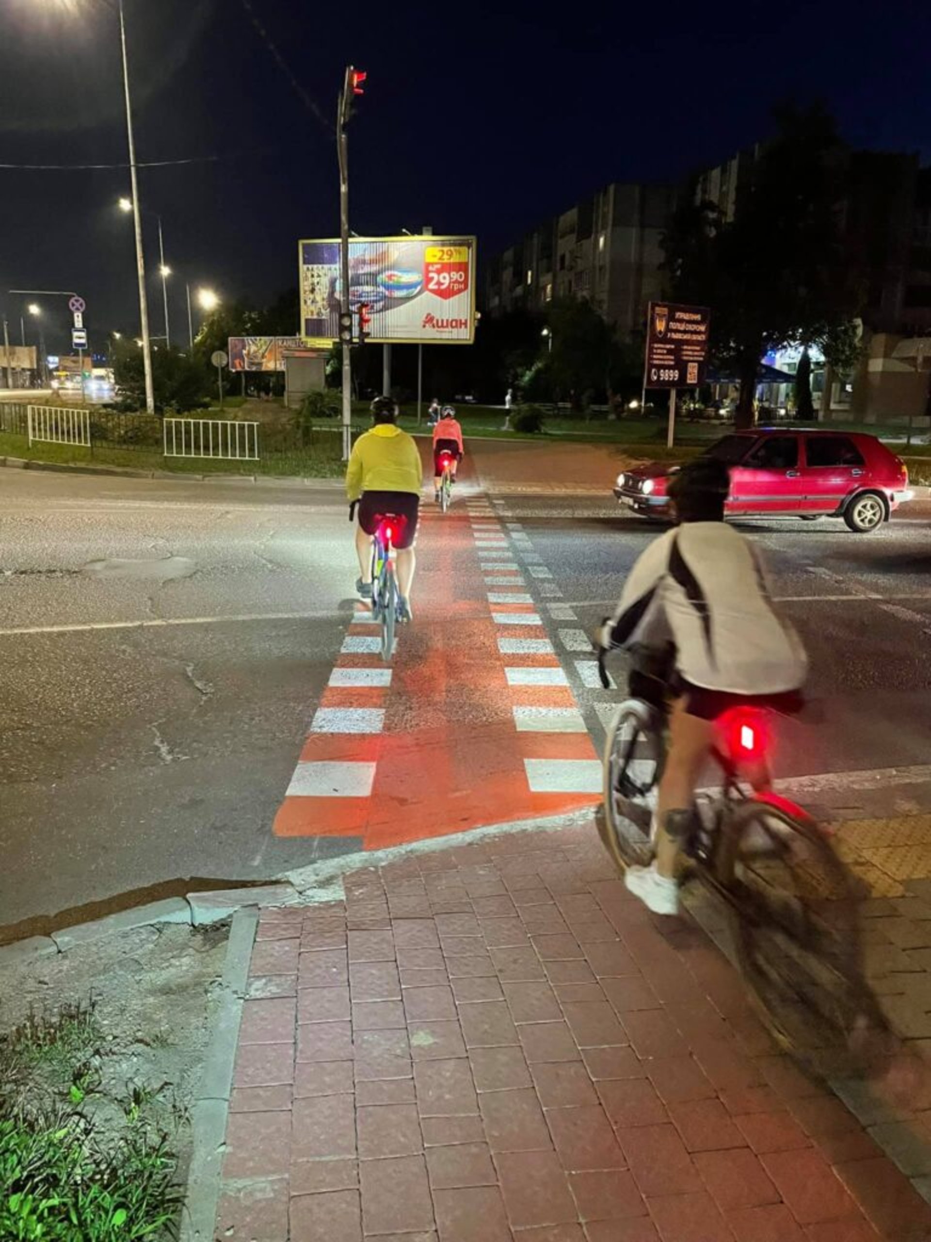 У Львові на Грінченка зробили пішохідний перехід на повороті, фото Зручне місто