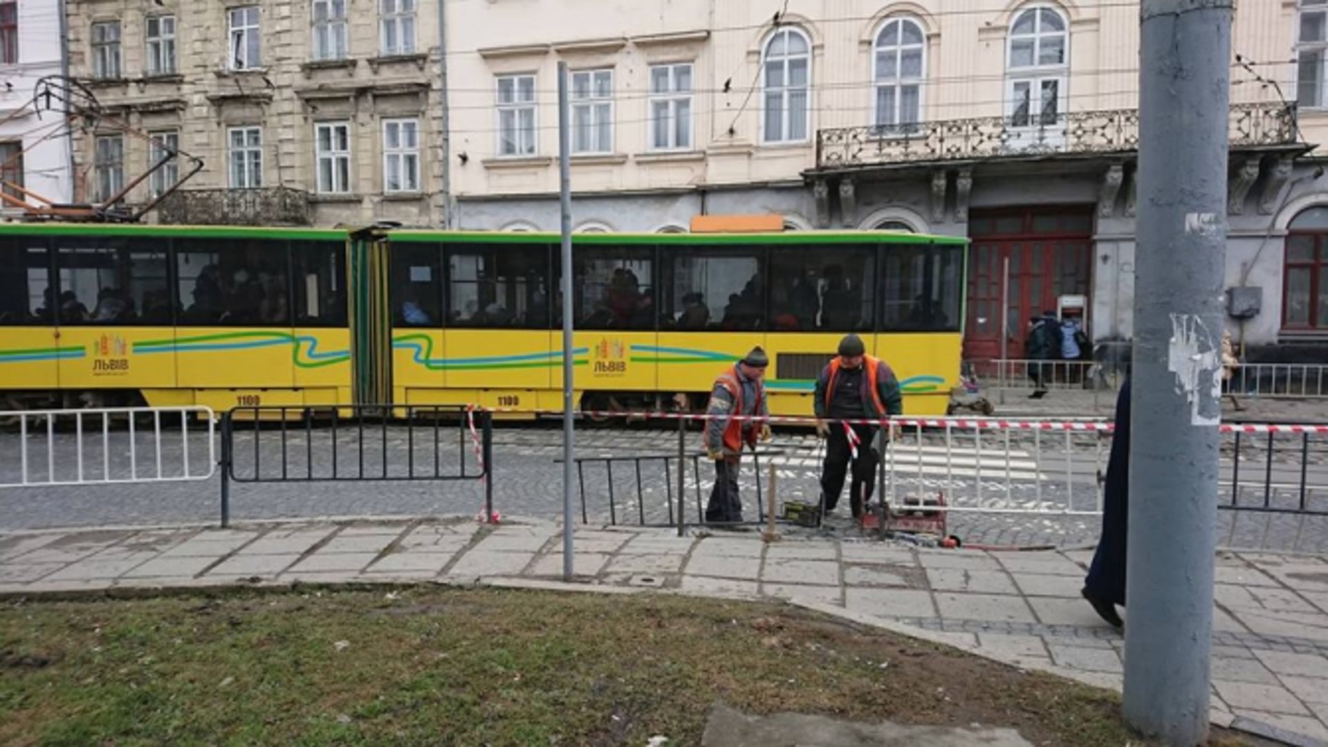 Фото Гаряча лінія міста Львова