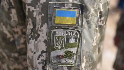 На Донбасі поранено українського військового