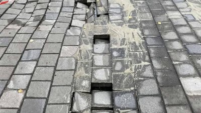 На Львівщині у курортному містечку утворилось провалля