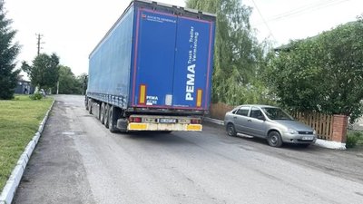 На Львівщині водій вантажівки проігнорував хвилину мовчання